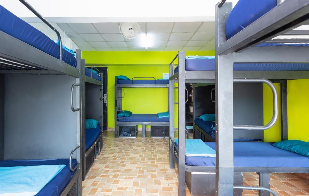 Hangout Hostel Hcm (Adults Only) Cidade de Ho Chi Minh Exterior foto